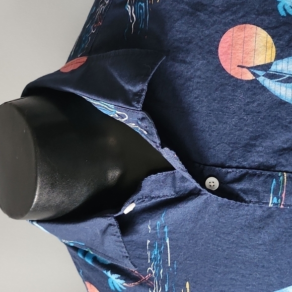 American Eagle Navy blue sailboat button-down shirt Size: MT - Picture 5 of 10